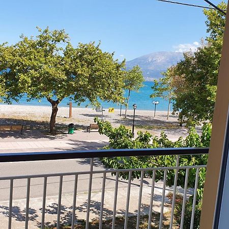 Nafpaktos Beach House Sea View Apartment First Floor المظهر الخارجي الصورة