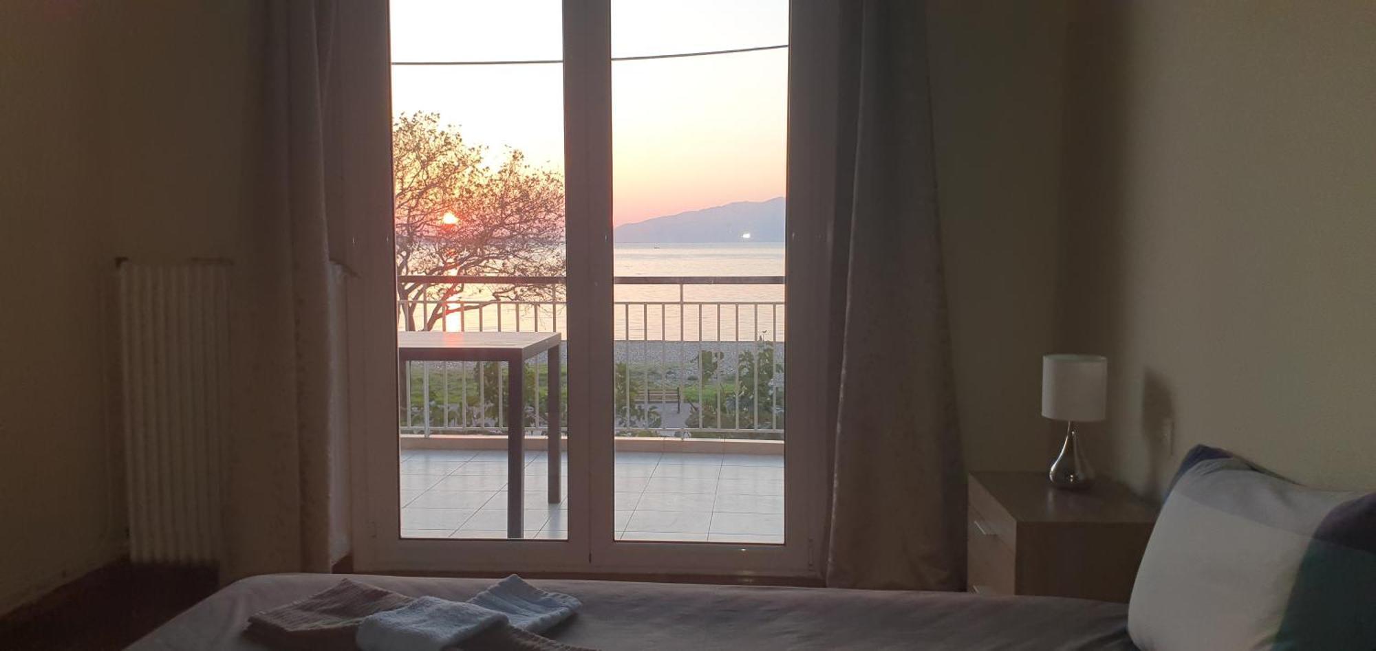 Nafpaktos Beach House Sea View Apartment First Floor المظهر الخارجي الصورة