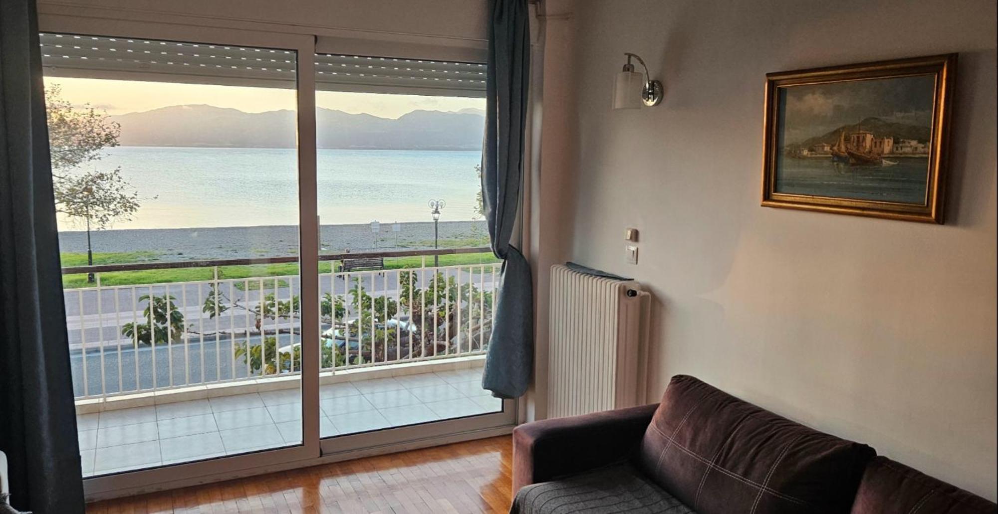 Nafpaktos Beach House Sea View Apartment First Floor المظهر الخارجي الصورة