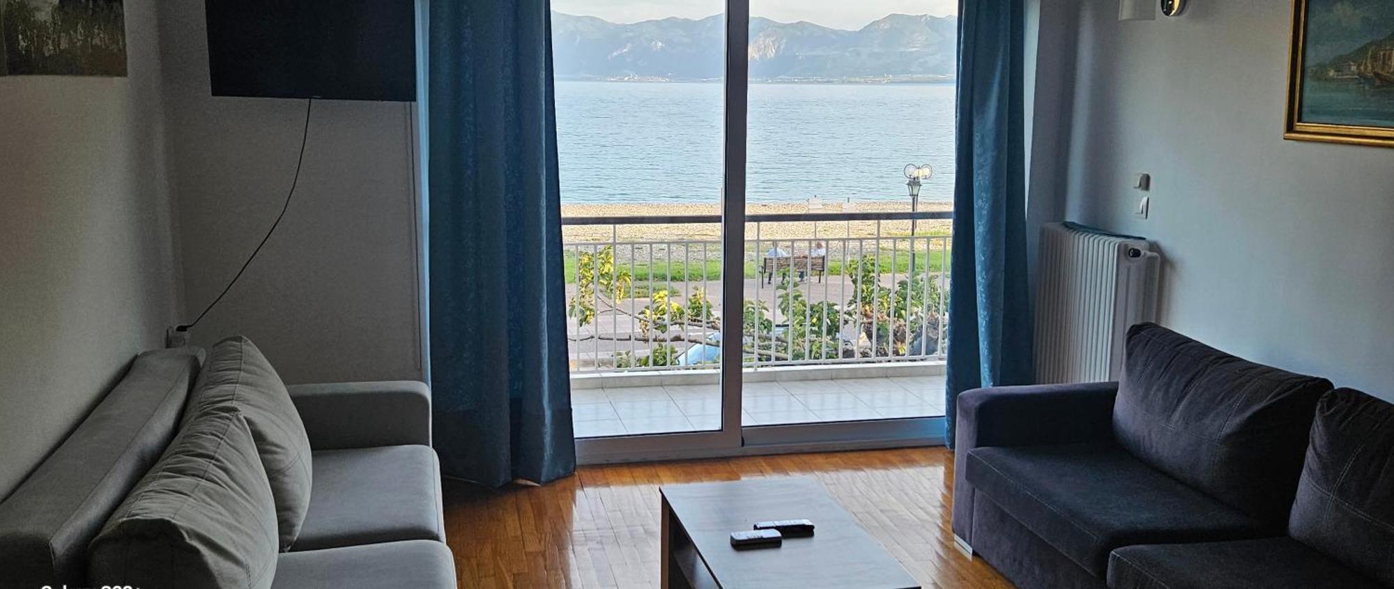 Nafpaktos Beach House Sea View Apartment First Floor المظهر الخارجي الصورة