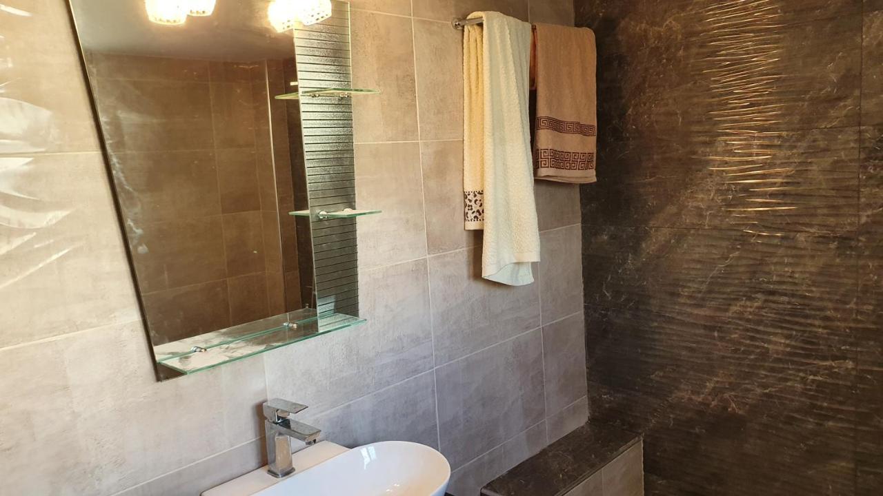 Nafpaktos Beach House Sea View Apartment First Floor المظهر الخارجي الصورة